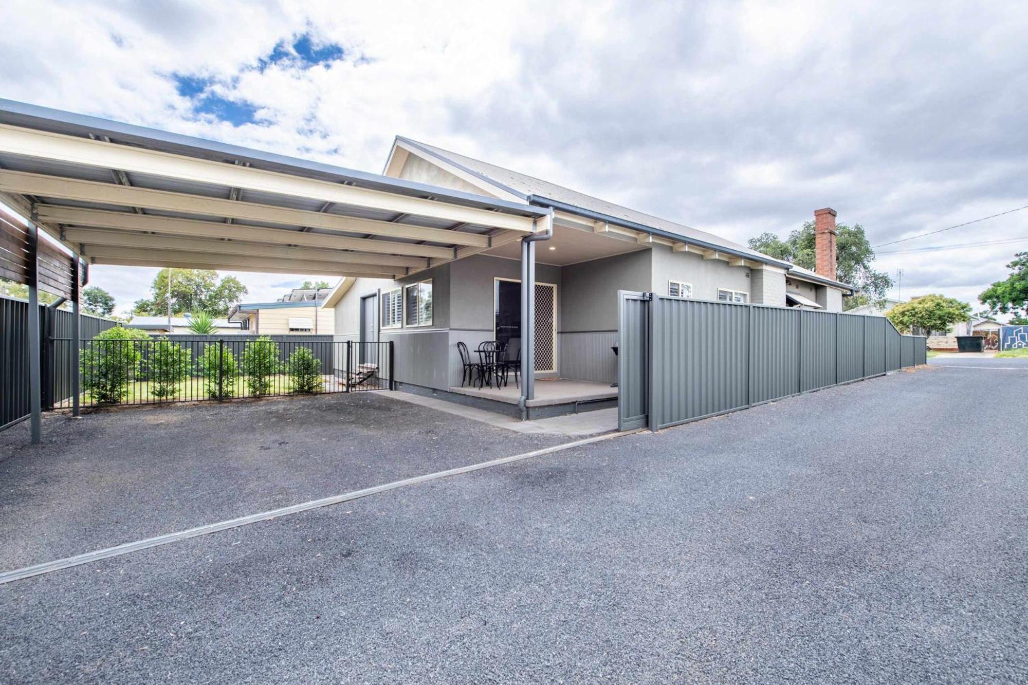 Вилла South Dubbo Hideaway - Pet Friendly Экстерьер фото