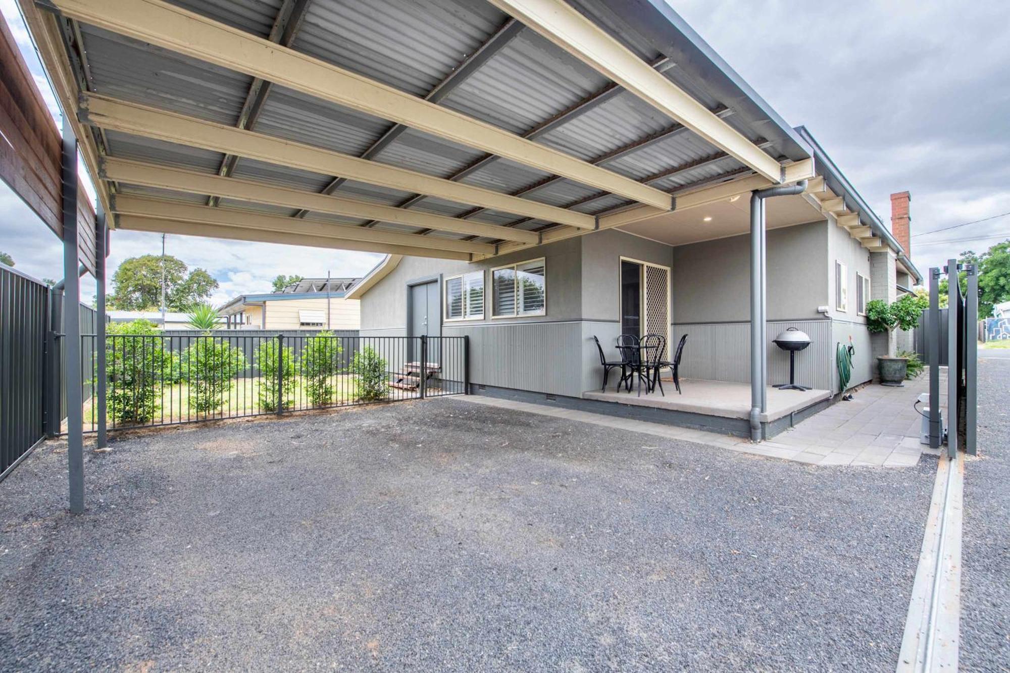 Вилла South Dubbo Hideaway - Pet Friendly Экстерьер фото
